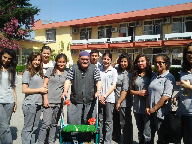 Bilinçli Gençler Derneği - Türkiye Bilinçli Gençlik Projesi - "HUZUREVİ SAKİNLERİ İLE GENÇLERİN BULUŞMASI" - Melikşah Anadolu Lisesi - ADANA