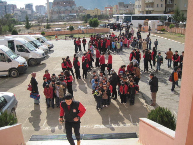 Bilinçli Gençler Derneği - Türkiye Bilinçli Gençlik Projesi - "SEVGİ ÇİÇEKLERİ" - Kozan Yusuf Baysal Anadolu Lisesi - ADANA