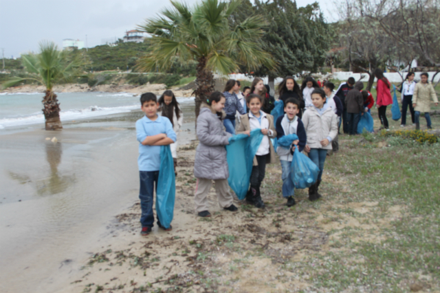 Bilinçli Gençler Derneği - Türkiye Bilinçli Gençlik Projesi - "KIYILARIN TEMİZLİĞİ" - Saadet Emir İlköğretim Okulu - İZMİR