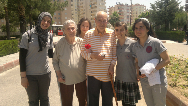 Bilinçli Gençler Derneği - Türkiye Bilinçli Gençlik Projesi - "HUZUREVİ ZİYARETİ" - Adana İmkb Anadolu Öğretmen Lisesi - ADANA