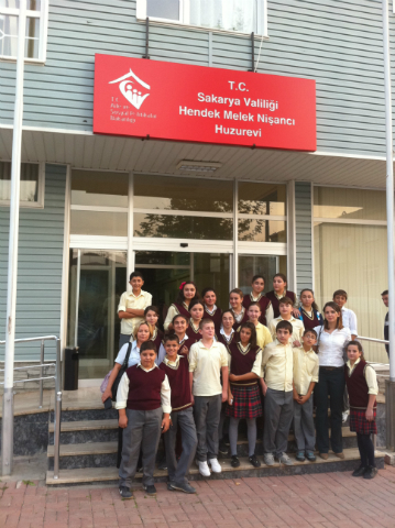 Bilinçli Gençler Derneği - Türkiye Bilinçli Gençlik Projesi - "BAYRAMDA BÜYÜKLER ZİYARET EDİLİR" - İsmet İnönü İlköğretim Okulu - SAKARYA