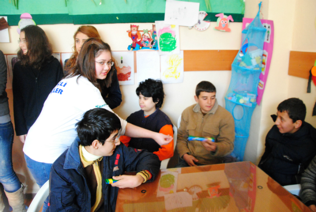 Bilinçli Gençler Derneği - Türkiye Bilinçli Gençlik Projesi - "KARDEŞ REHABİLİTASYON MERKEZİM" - Torbalı Kız Teknik ve Meslek Lisesi - İZMİR