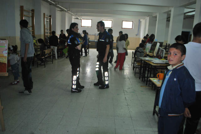 Bilinçli Gençler Derneği - Türkiye Bilinçli Gençlik Projesi - "YETENEK + DESTEK = SANAT" - Örnek İlköğretim Okulu - İSTANBUL