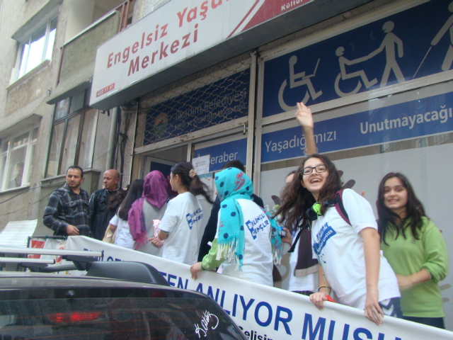 Bilinçli Gençler Derneği - Türkiye Bilinçli Gençlik Projesi - "ARAMIZDAKİ ENGELLERİ KALDIRALIM" - Özel Feza Berk İlkokulu ve Ortaokulu - SAMSUN