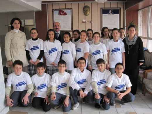 Bilinçli Gençler Derneği - Türkiye Bilinçli Gençlik Projesi - "BİZ BÜYÜK BİR AİLEYİZ" - Karma İlköğretim Okulu - KONYA
